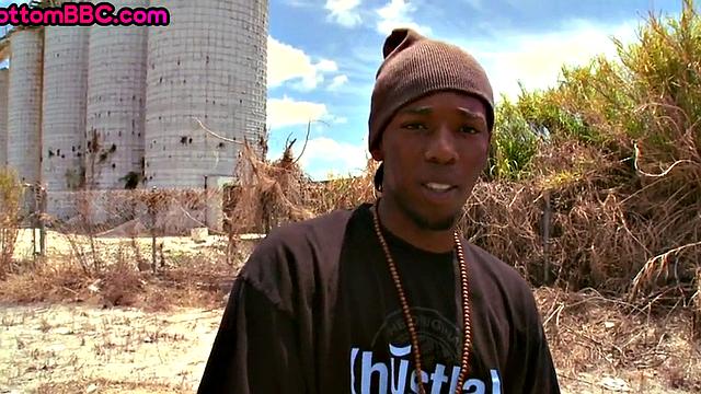 Nubian amateur fucks white bottom outdoors in public