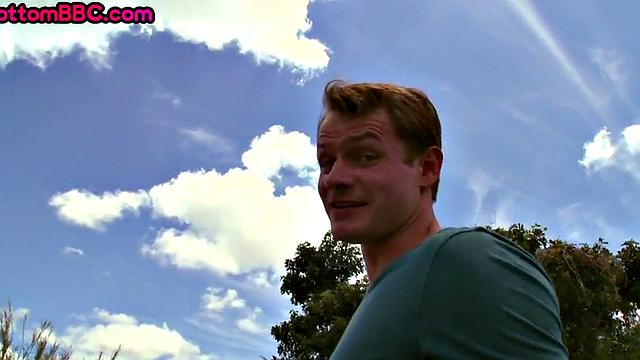 Nubian amateur fucks white bottom outdoors in public