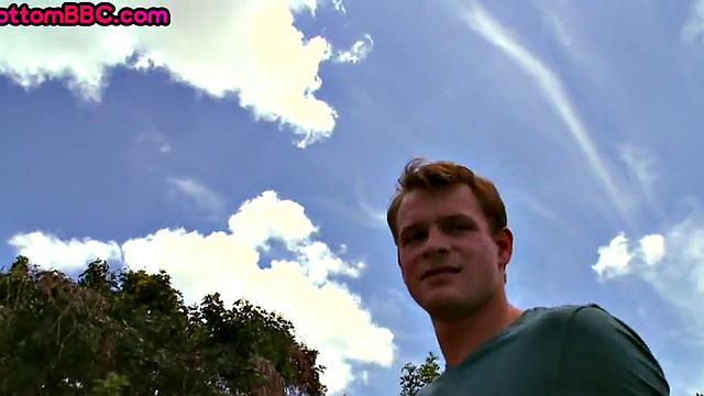 Nubian amateur fucks white bottom outdoors in public