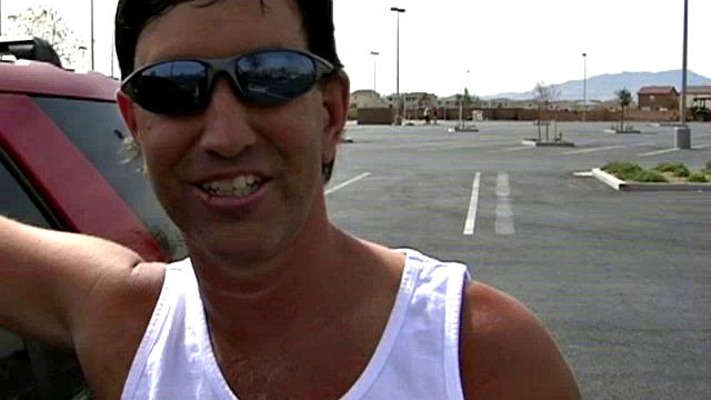 смотри как эта аппетитная bbw соблазняет и сосет прямо на парковке