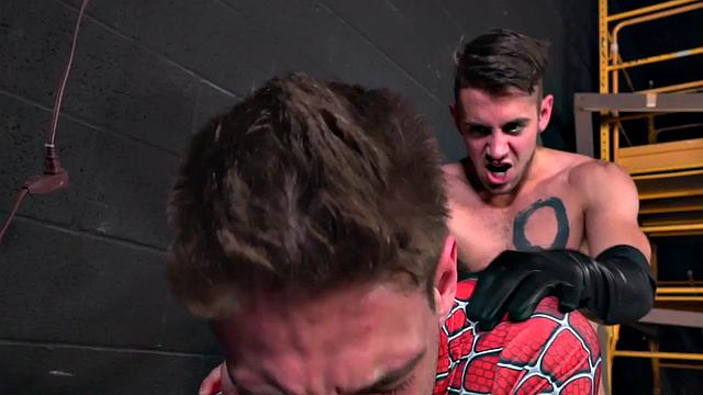 Cosplayer sucking femme in couple before switching