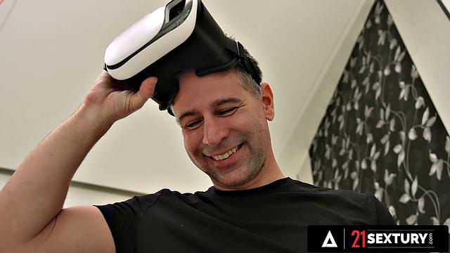 21 SEXTURY - Double Penetration with Redhead Holly Molly