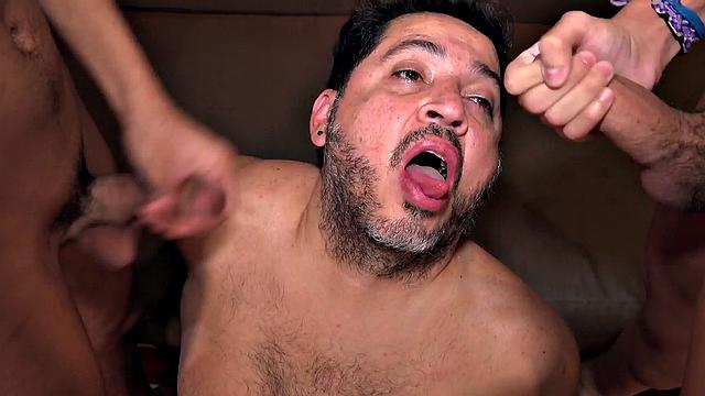 Chubby Latin barebacked in 3some by skinny twinks