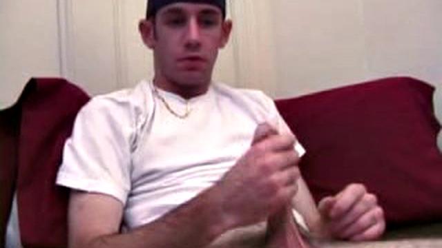 Amateur Beating Off With Toy