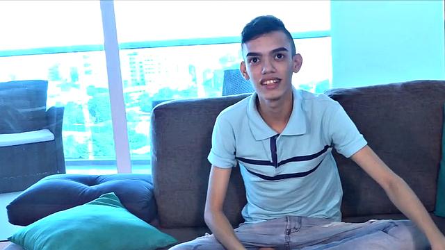 Седрик жарко долбит Андреса в голую попку