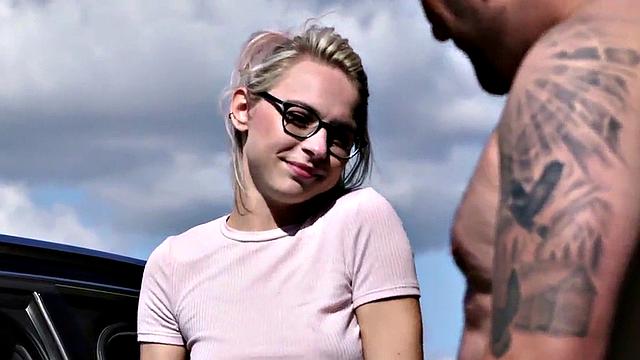 Amateur voyeur babe teases BF as he jerks off on her outdoors