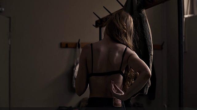 Gina Stiebitz nude moments