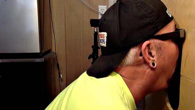 Gloryhole amateur deepthroats rod in closeup oral