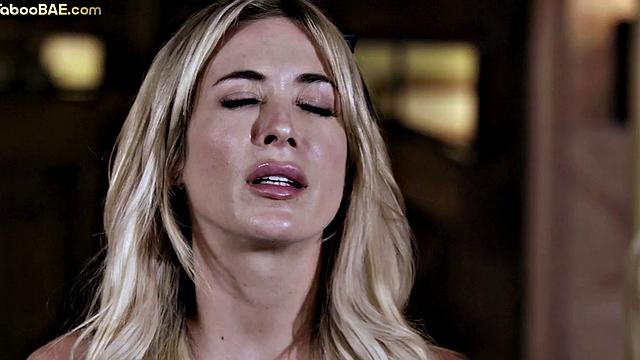 21yo lesbian babes pleasing big-titted MILF in 3-way on couch