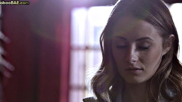 21yo lesbian babes pleasing big-titted MILF in 3-way on couch