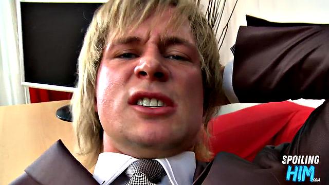 Amateur twink analsmashed at casting