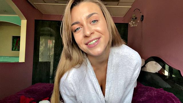 Josephine Jackson cums during quarantine