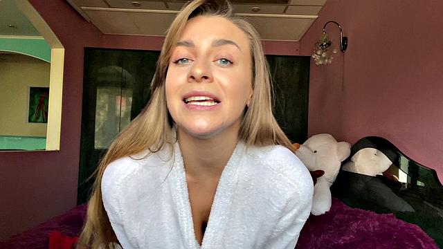 Josephine Jackson cums during quarantine