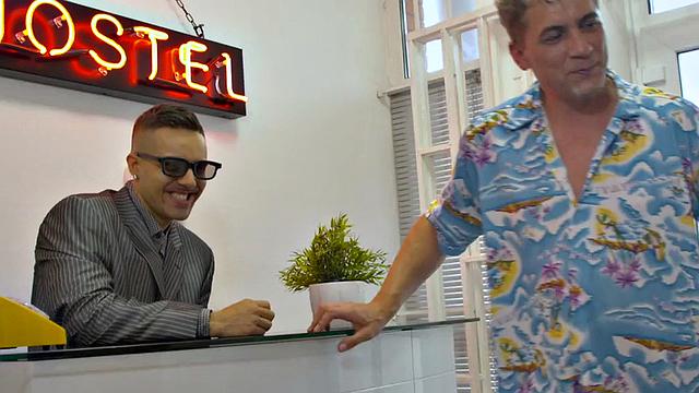 Cockhungry 21yo pounded in 3some