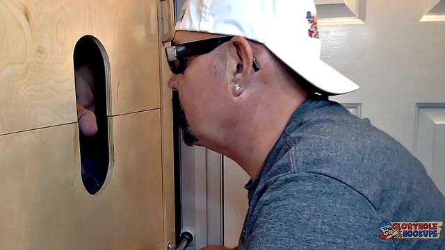 Construction Guy Wants Head At The Gloryhole
