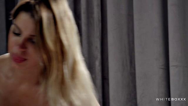 Babe Enjoys Anal Lover