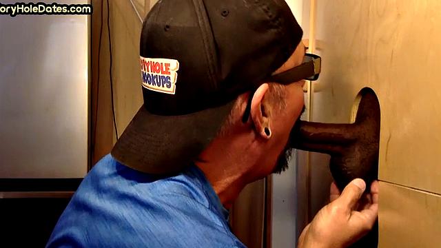 Gloryhole DILF sucks Black meat till jizz in his mouth