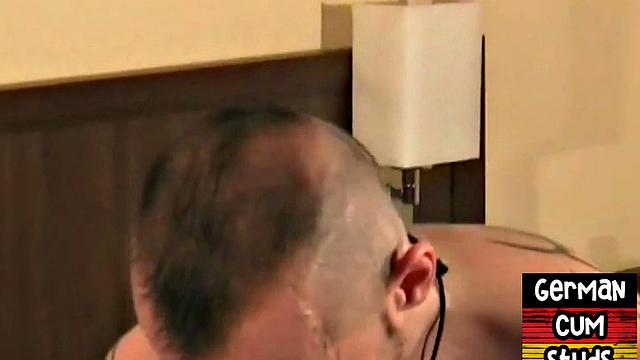 Tattooed amateur German hunk fucks BF