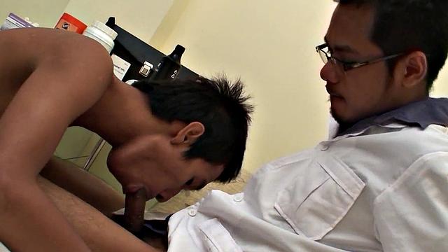 Athletic Asian doctor sucked before bareback with twink