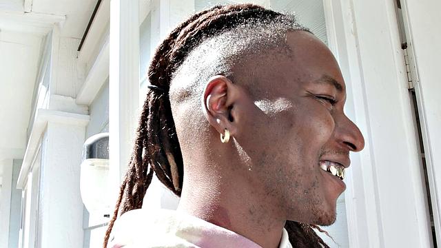 Petite Latina Fucked By Massive Cocked Delivery Guy - DFXtra