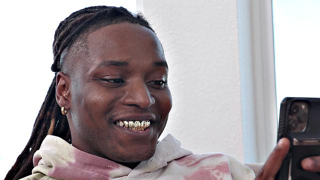 Petite Latina Fucked By Massive Cocked Delivery Guy - DFXtra