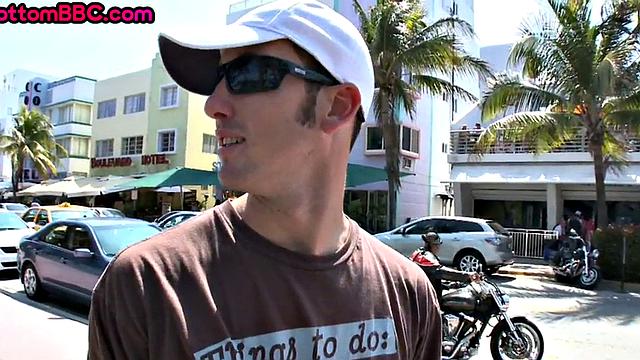 Pulled black thug sucks white cock before analpounding