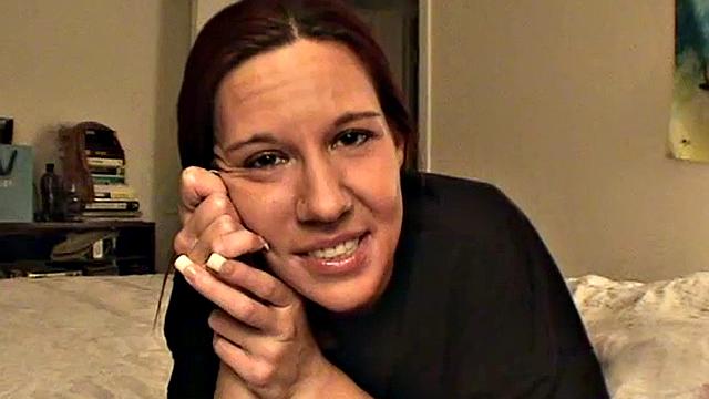 Teen masturbates for the camera