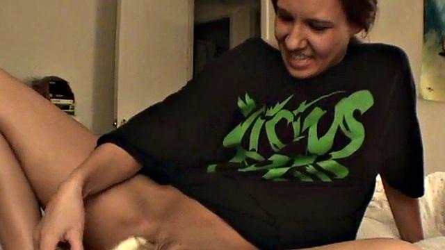 Teen masturbates for the camera