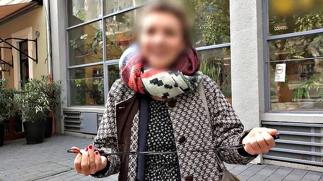 Euro hottie's epic facial in reverse cowgirl & doggystyle outdoor