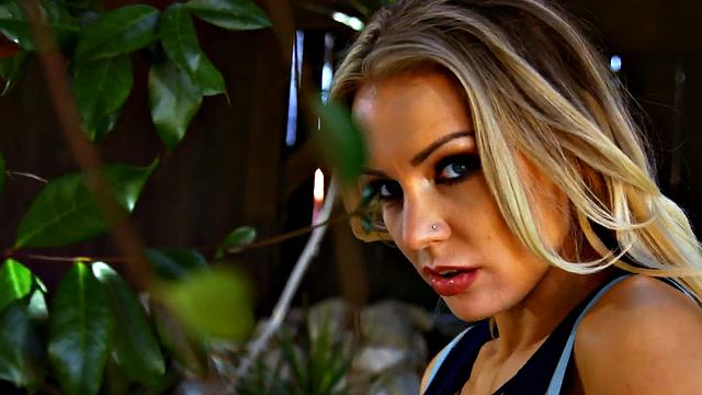 Bigbooty MILF cockriding her lover in hot affair