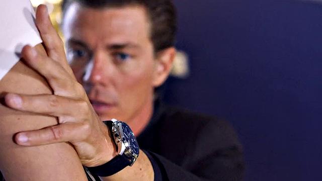 Nasty babe enjoys fucking in missionary by big dick