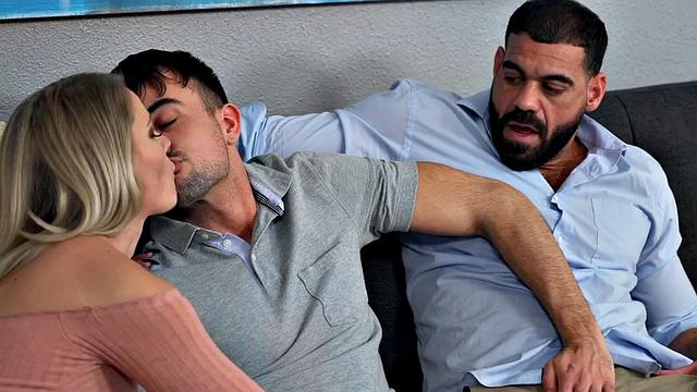 Bisexuals enjoy in threesome with nasty blonde