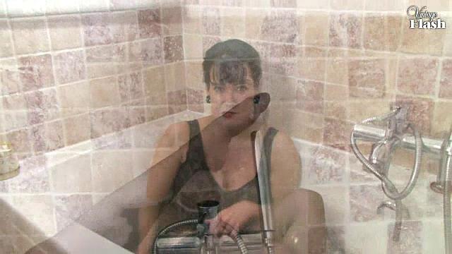 Tany Cox - Wet nylon!