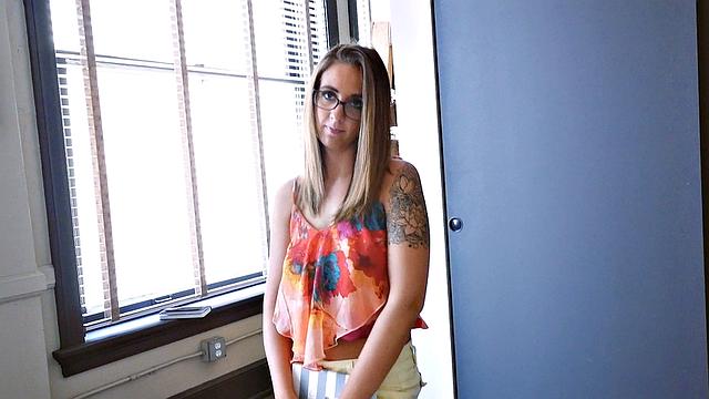 страсть между сводными разрывает домашние стены