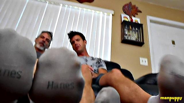 Their Sweaty Big Feet! - Jeff Drizzle &amp;amp; Richard Lennox