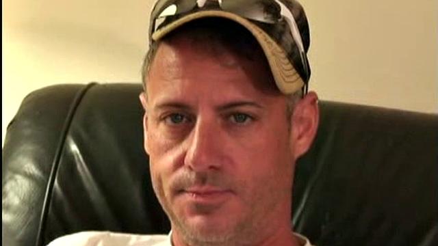 любительница дрочит и ловит сперму на руку