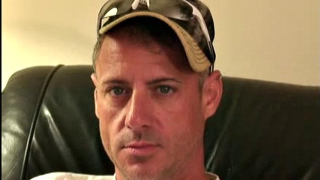 любительница дрочит и ловит сперму на руку