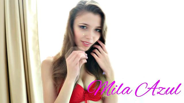 Teen Dreams - Мила Азул развлекается с конфетой в киске