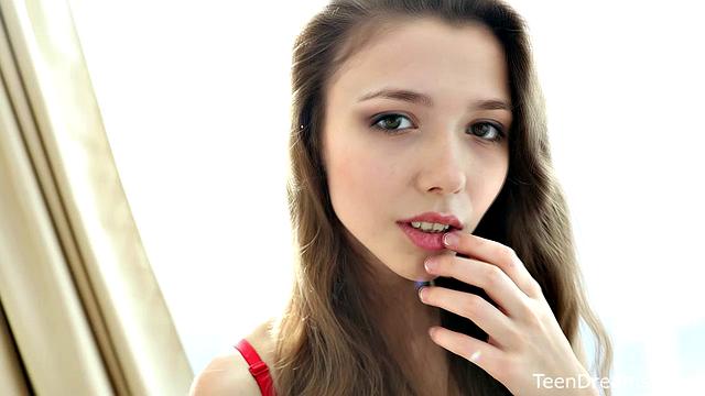 Teen Dreams - Мила Азул развлекается с конфетой в киске