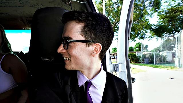 21yo picked up twink fucked by gay in public outdoor van