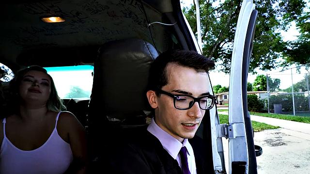 21yo picked up twink fucked by gay in public outdoor van