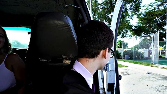 21yo picked up twink fucked by gay in public outdoor van