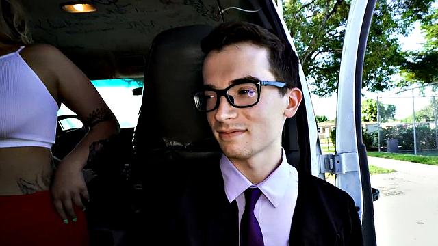 21yo picked up twink fucked by gay in public outdoor van