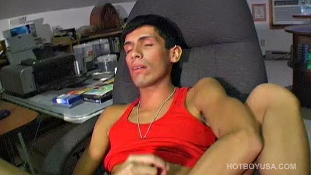 Shane Rogers is a sexy and slim 21 year old from Cleveland, Ohio. At only 128 lbs., he wears that 8.5 inch cock well and it's perfect to grab hold of when this young man tosses his legs in the air.