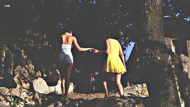 Alissa Foxy, Ellie Luna: Lick My