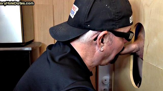 Amateur gloryhole gay opens mouth and throat for cock