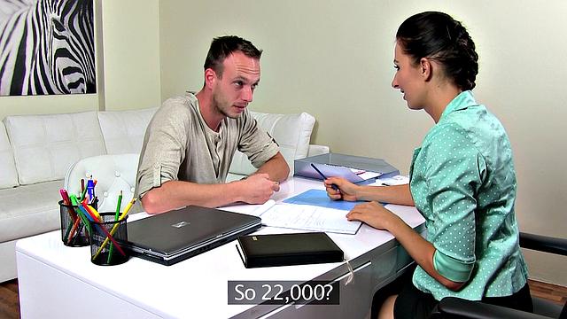 Agent Fucks Builder for Discount