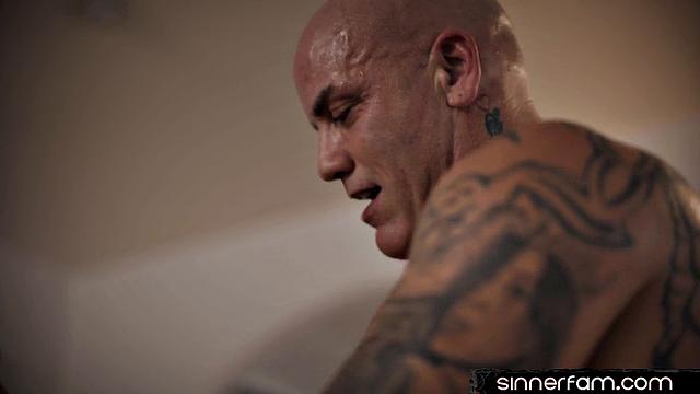 Tiny stepdaughter gets pussydestroyed