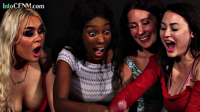 Cockhungry babes deepthroating dude