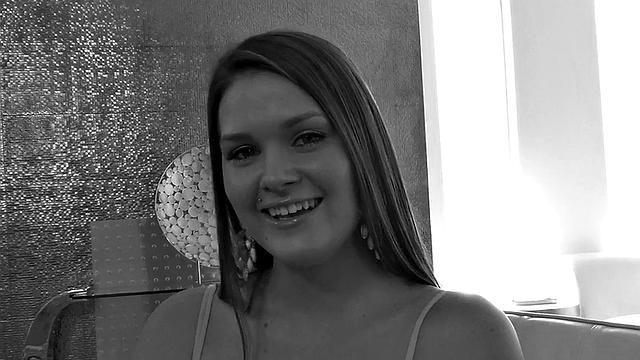 Dyke babe eaten out and pussy rubbed by brunette gf